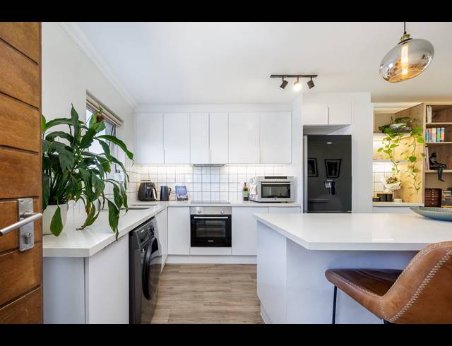 2 BEDROOM APARTMENT FOR SALE IN LANGEBERG RIDGE